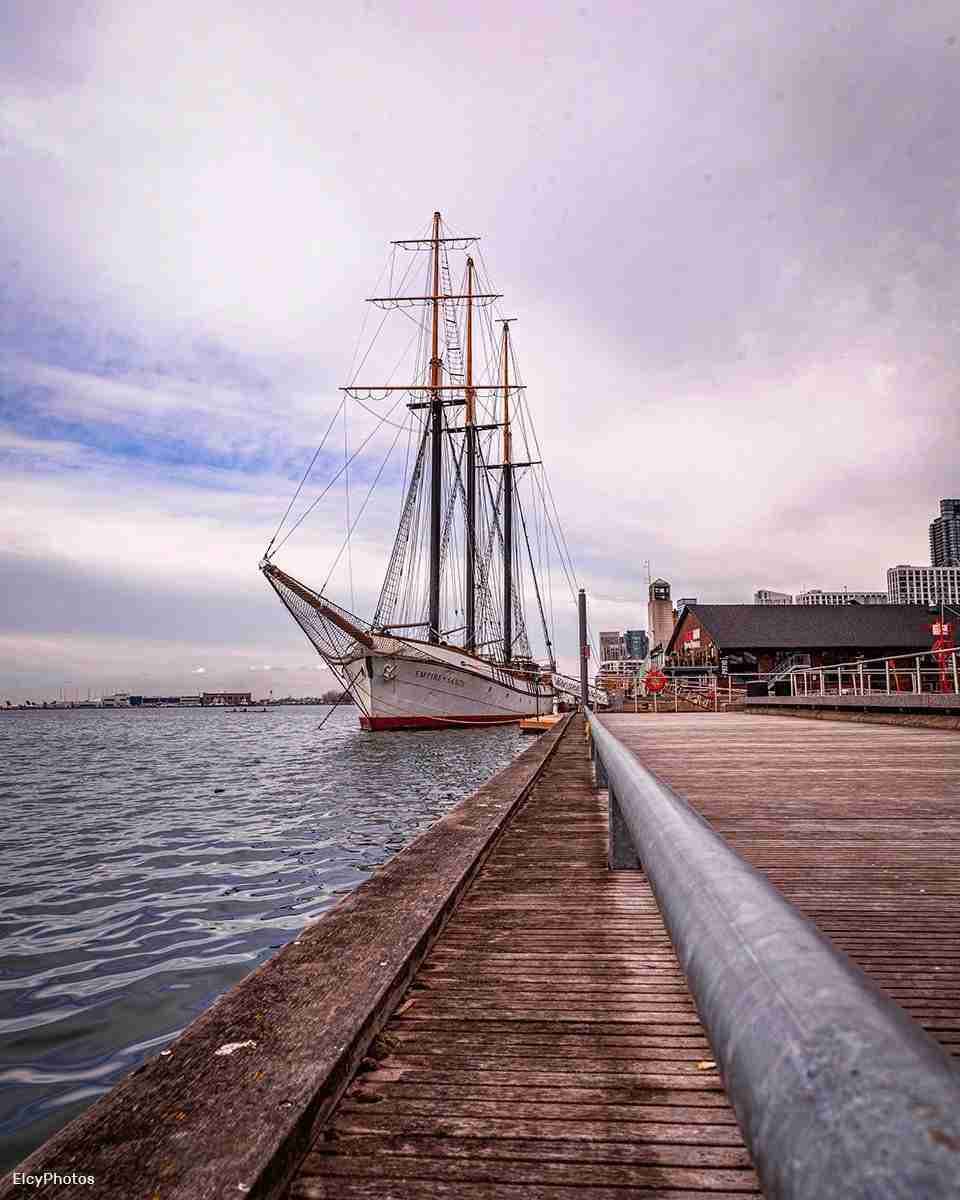 Toronto Harbourfront by Lana