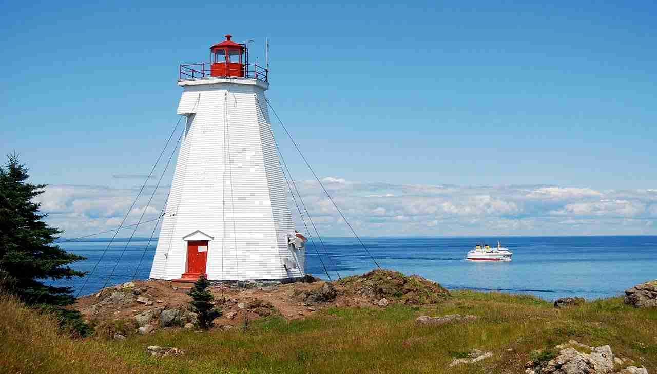 Swallowtail Lighthouse-Photo by Kate Wellington