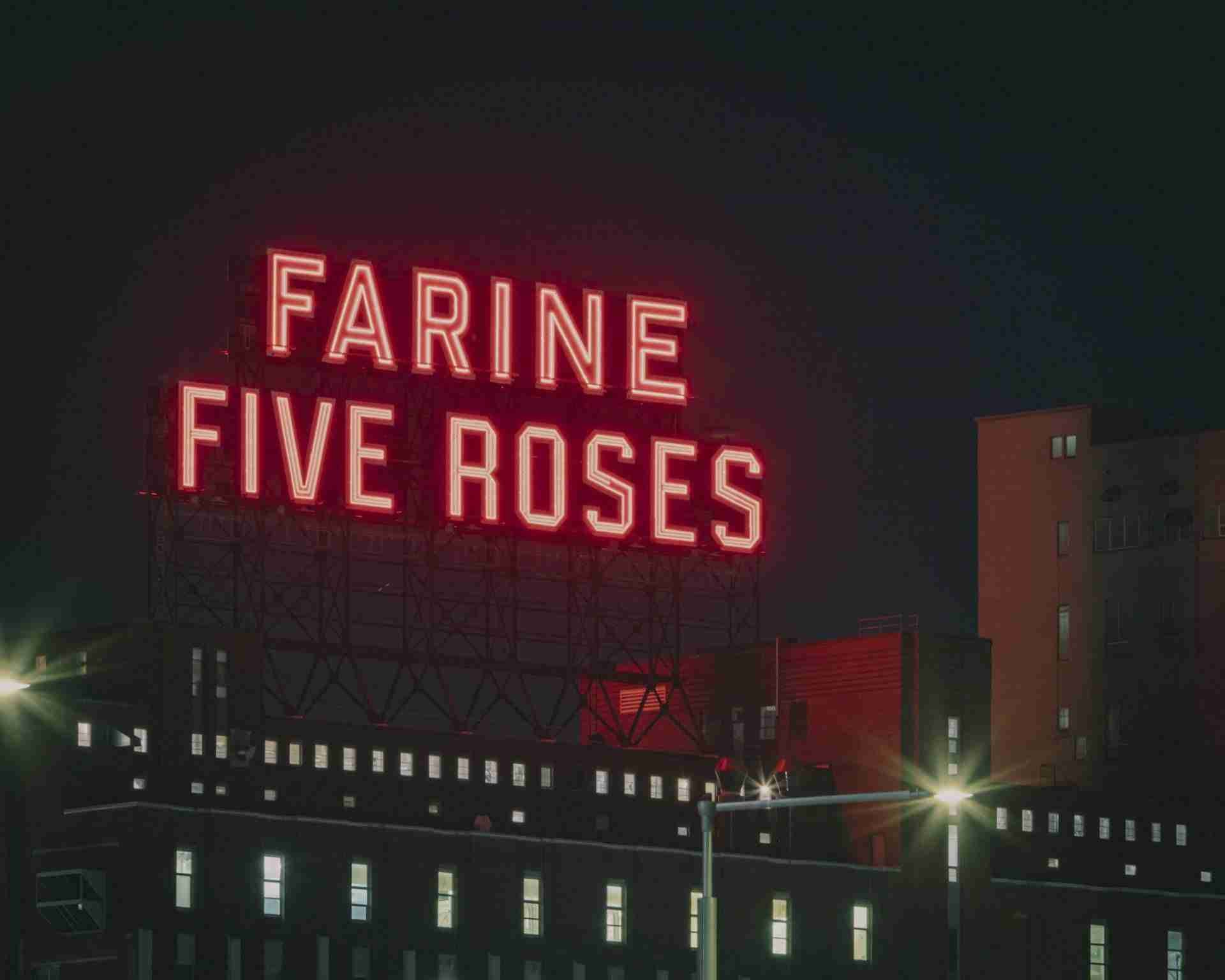 Farine Five Roses Sign