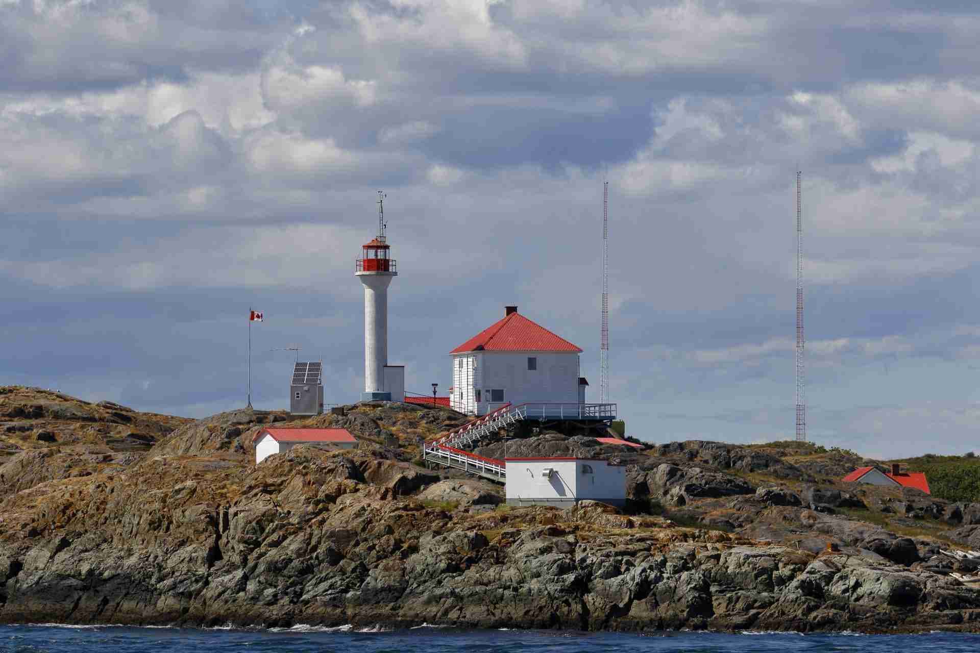 Trial Islands Lighthouse by Ed Dunens