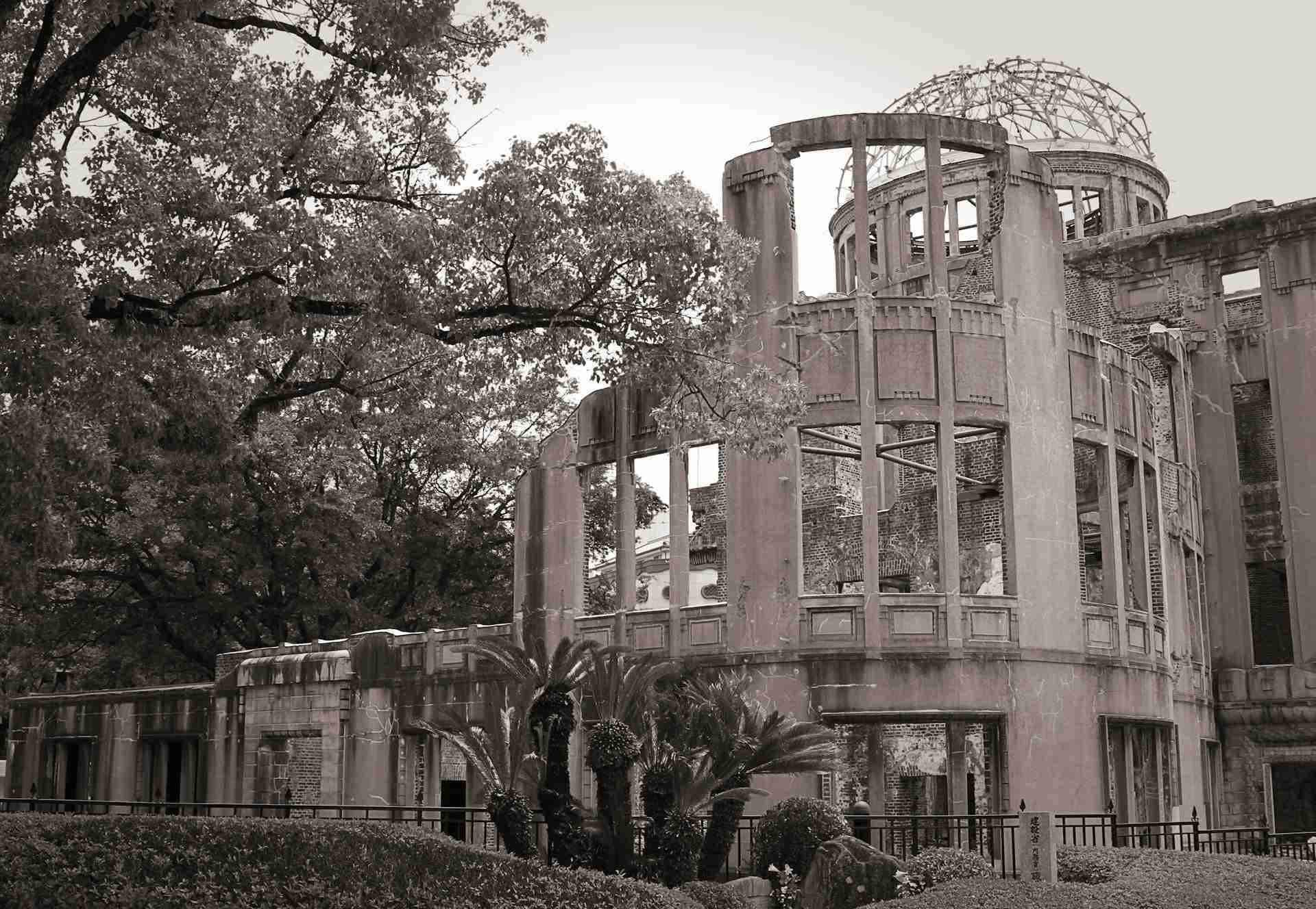 Hiroshima Peace Memorial (Atomic Bomb Dome) by Andy Kennedy