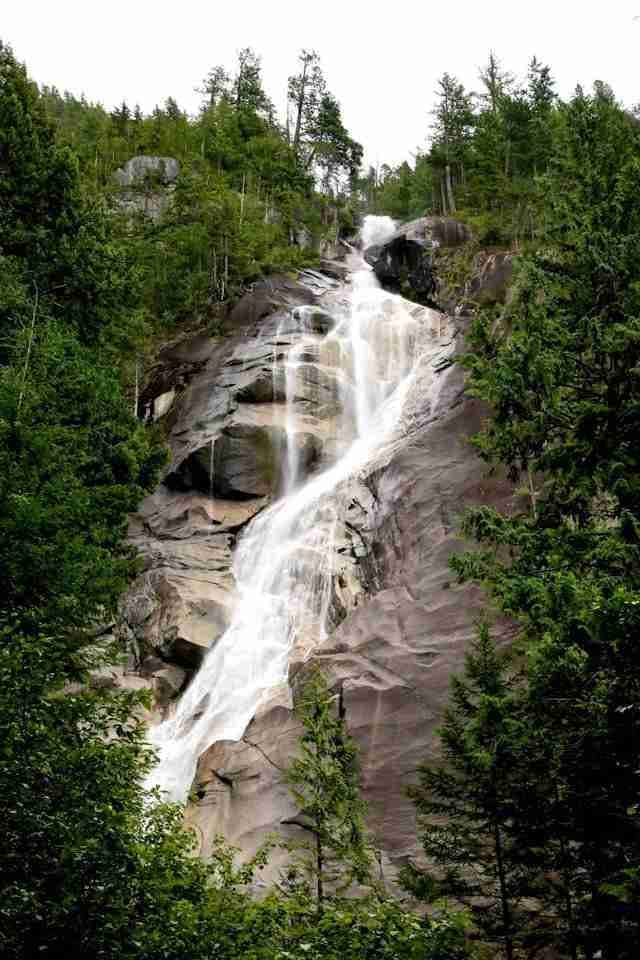 Shannon Falls by Ran Dio