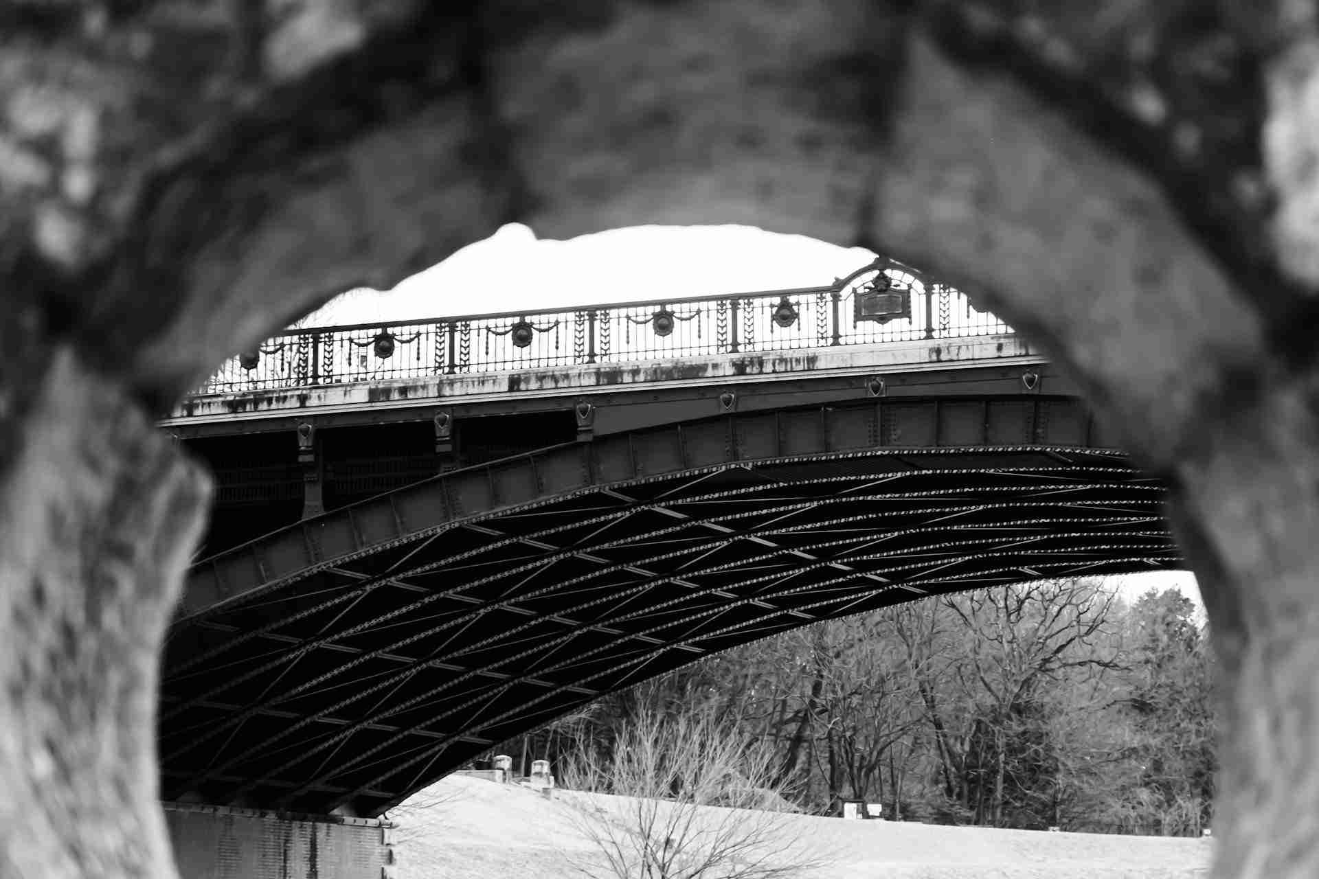 Nagaike Mitsuke Bridge and Nagaike Park
