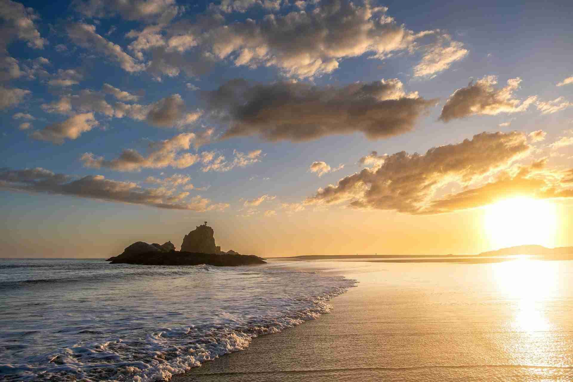 Whatipu Beach and Ninepin Rock