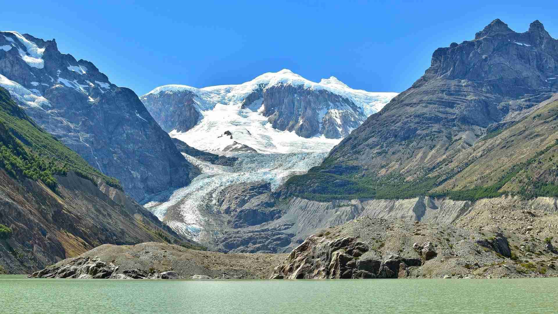 Calluqueo Glacier and Lake