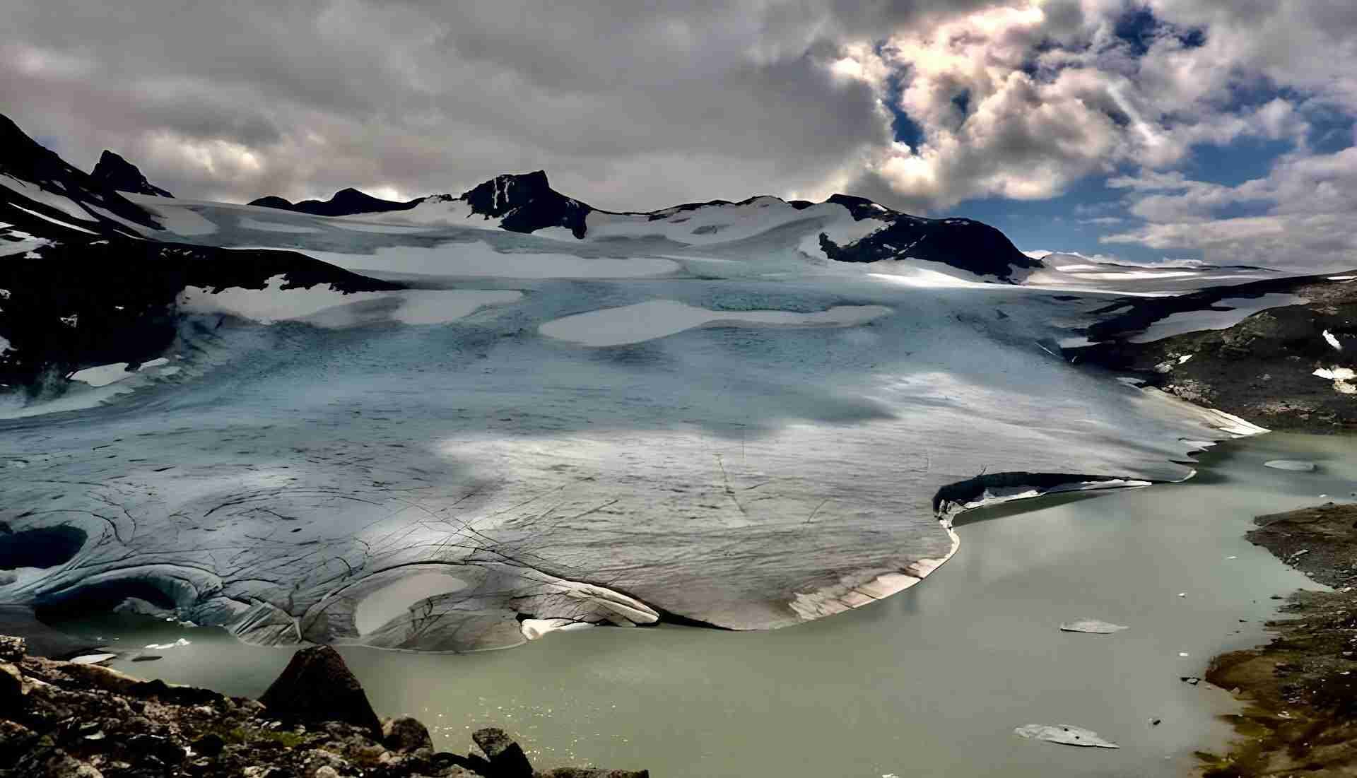 Leirbreen Glacier