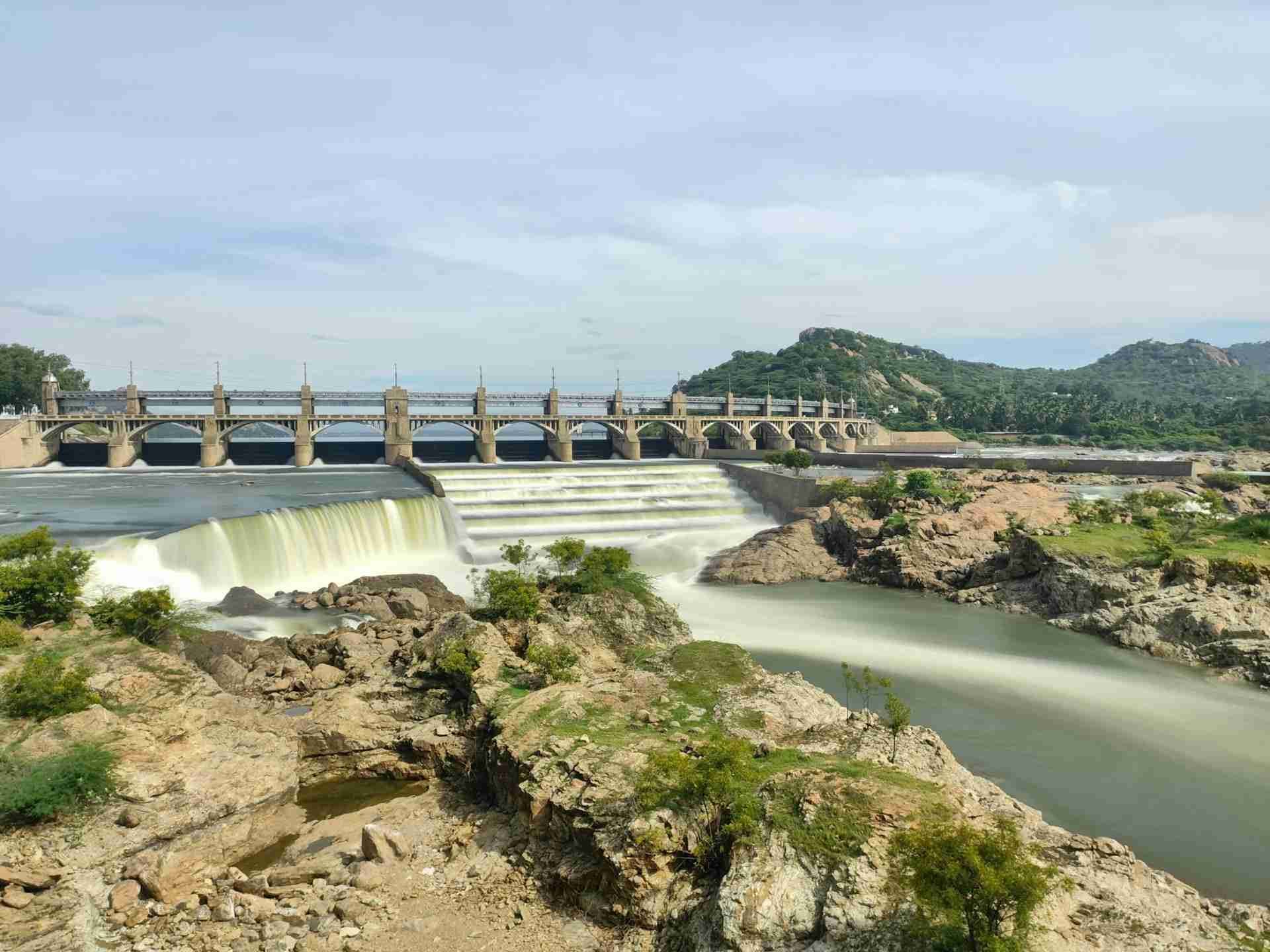 Mettur Dam 16 Gates