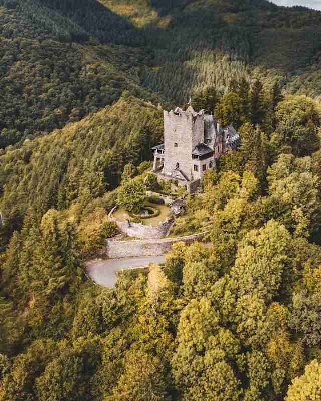 Burg Arras by Mika Baumeister