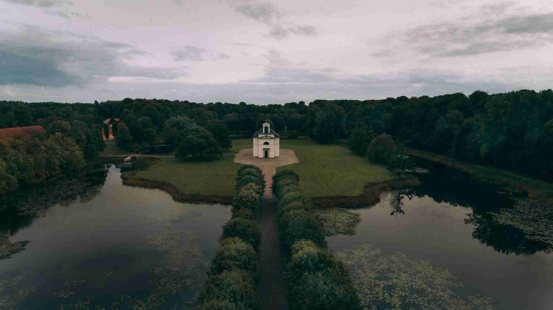 Hørsholm Kirke by Mads Eneqvist