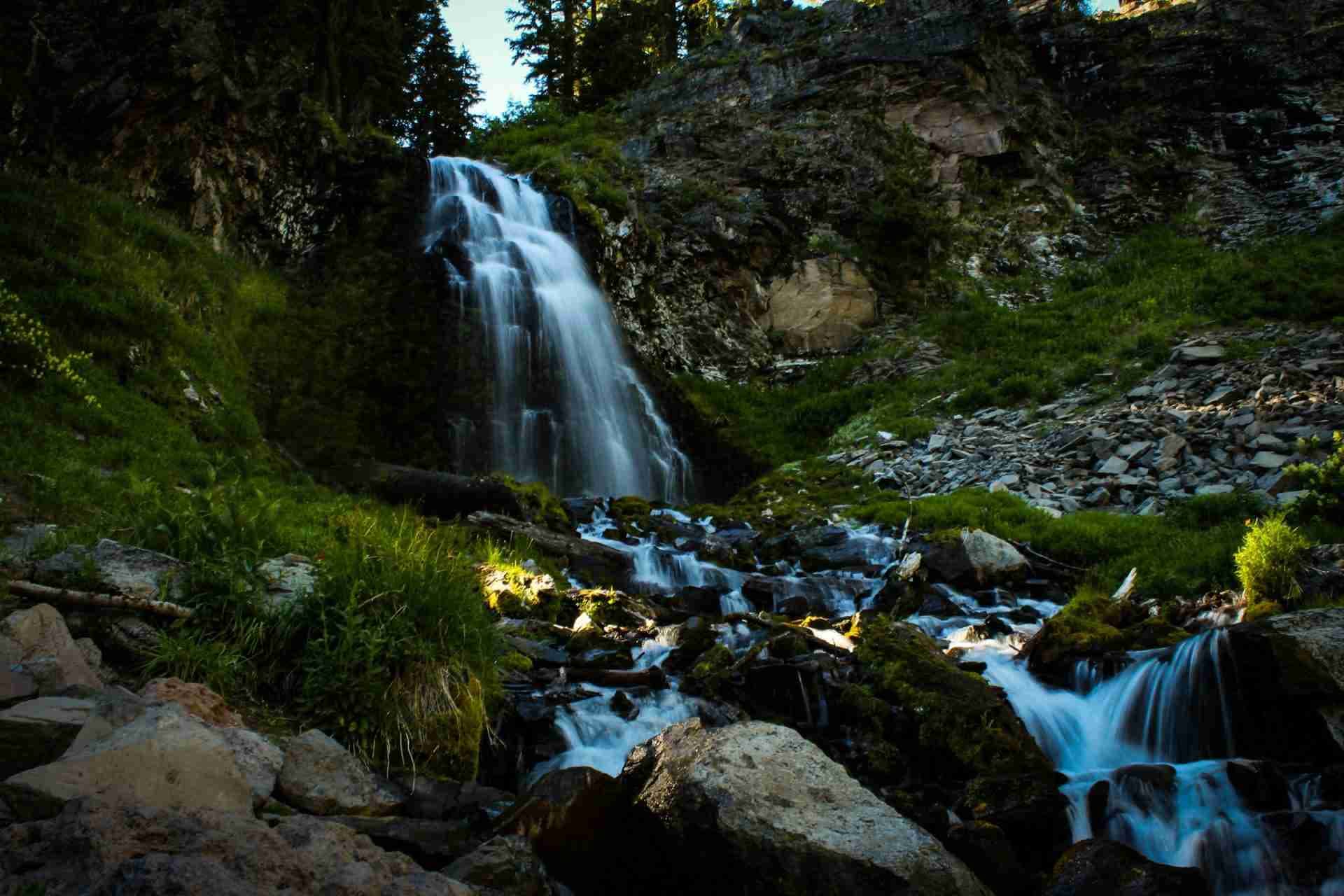 Plaikni Falls by Chloe Leis