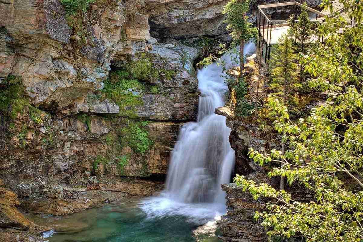 Blakiston Falls – Photo by Bobbijogrunewald